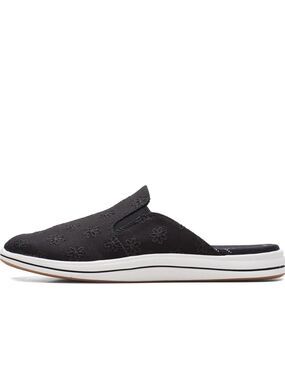 Clark’s Cloud steppers Embroidered loafers
